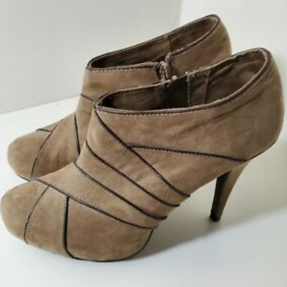 Taupe/Tan/Beige/Nude Heeled Ankle Boots/Bootie 7.5